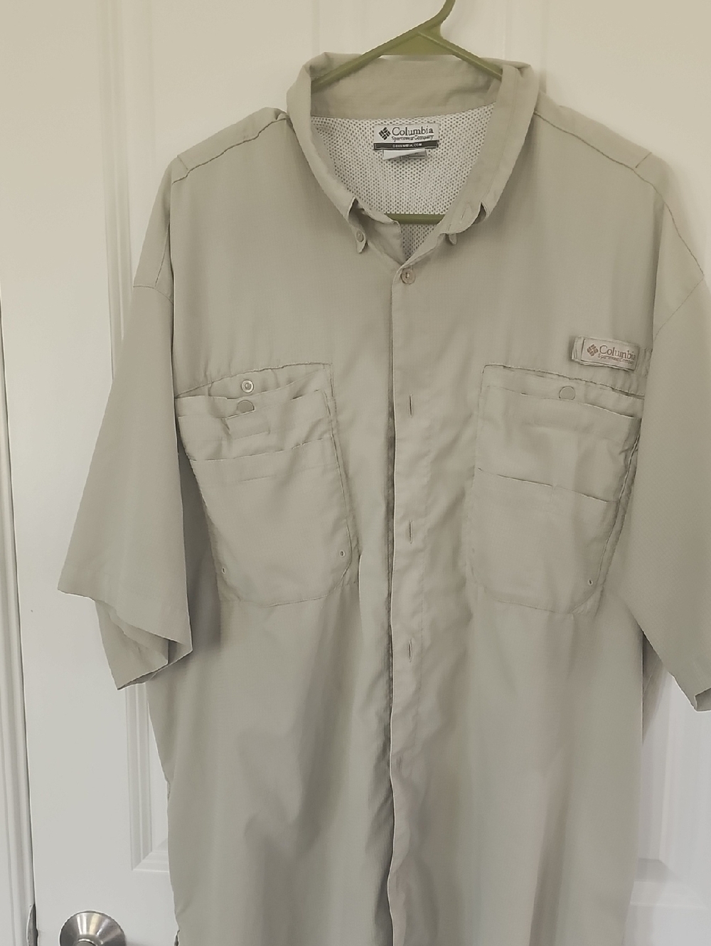 Columbia Short Sleeve Button-Down Shirt Beige-Taupe